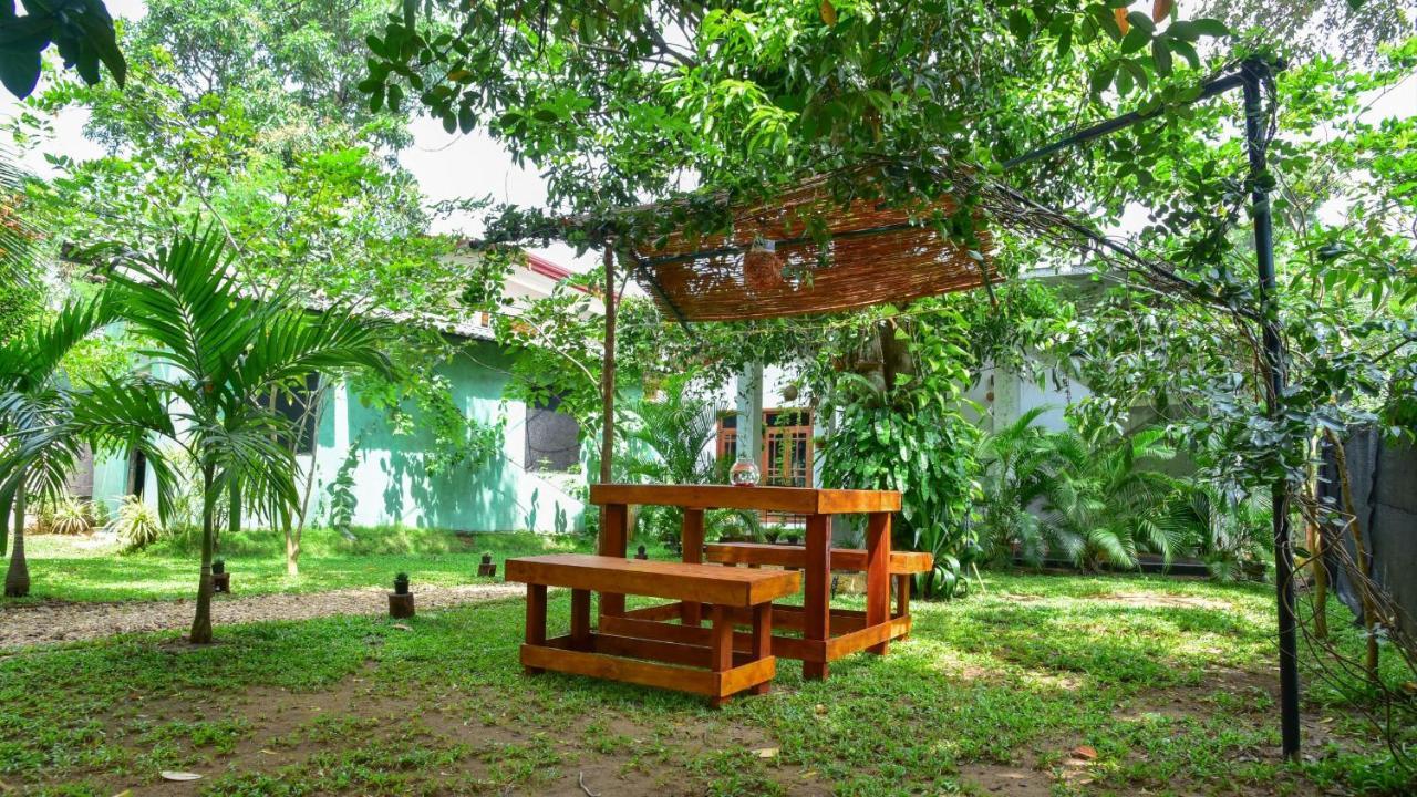 Menara Green Inn Dambulla Buitenkant foto