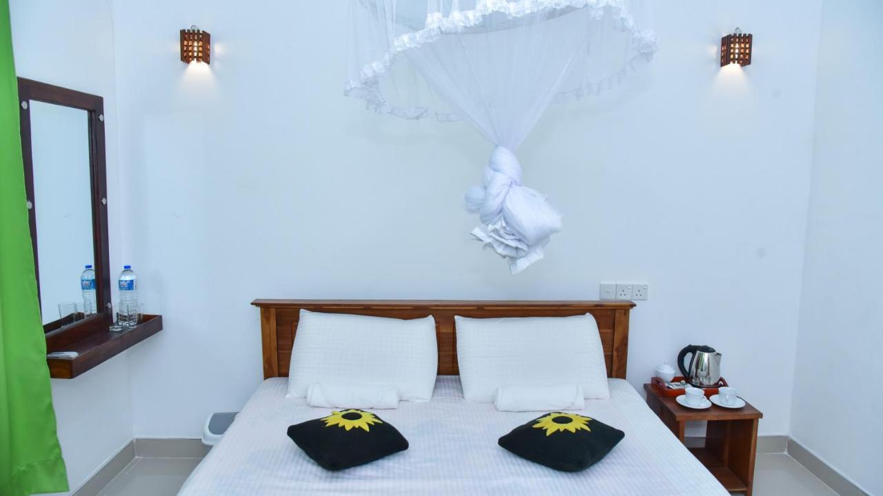 Menara Green Inn Dambulla Buitenkant foto