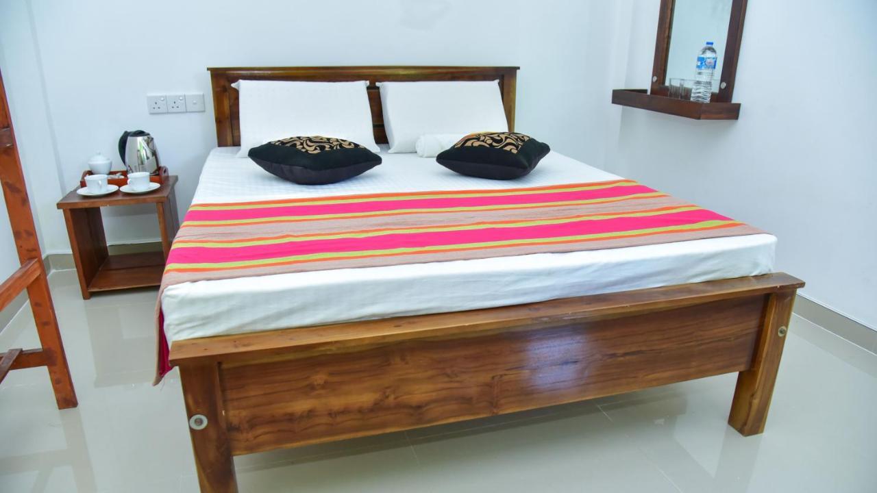 Menara Green Inn Dambulla Buitenkant foto
